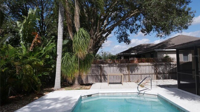 Building Photo - 3026 Vinson Ave