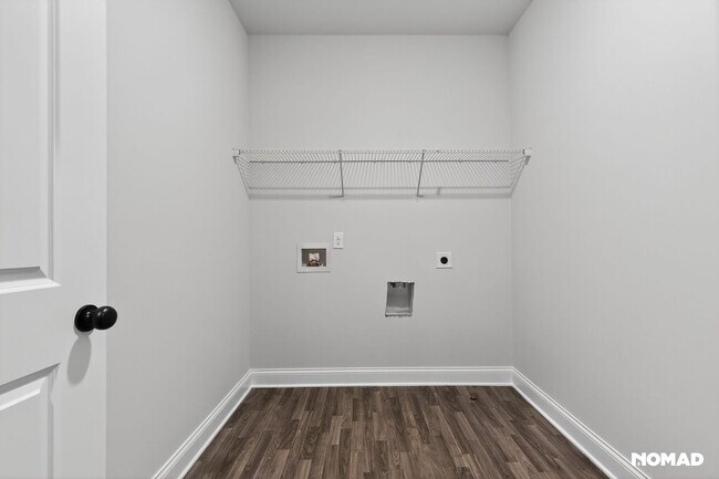 Building Photo - Spacious 5BR House in Buford