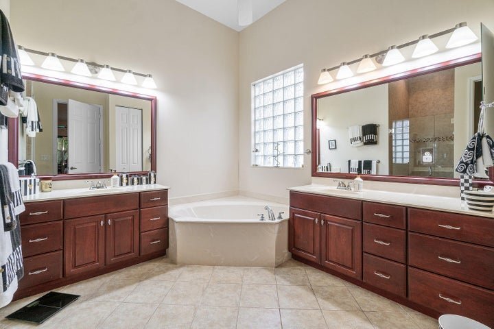 Building Photo - 12196 Landrum Way