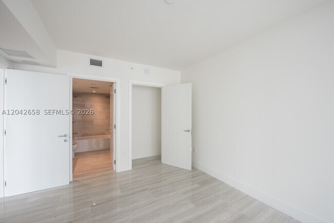 Building Photo - 1451 Brickell Ave