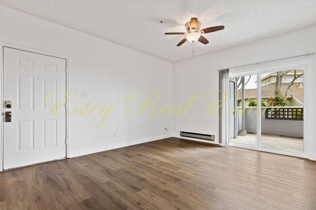 Building Photo - Glen Cove Condo with Amazing Water Views!