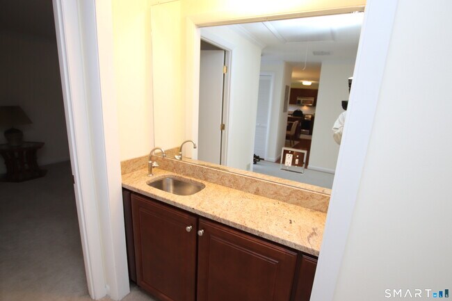 Building Photo - 53 Hollister Way N