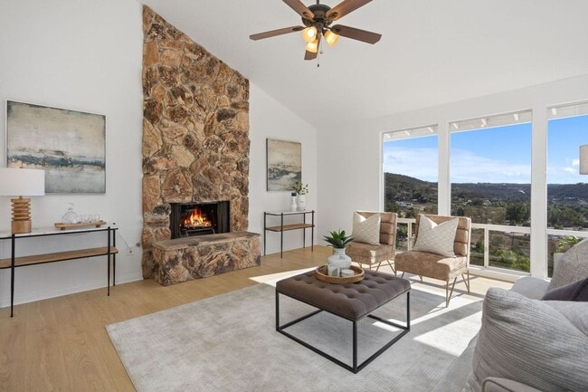 Building Photo - 3 Bedroom House with View in Poway