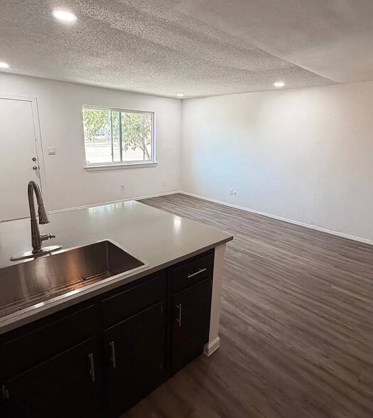 Building Photo - 116 Bauxite Ave