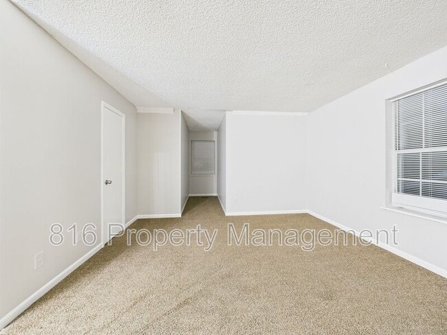 Building Photo - 7939 NW 79th Pl