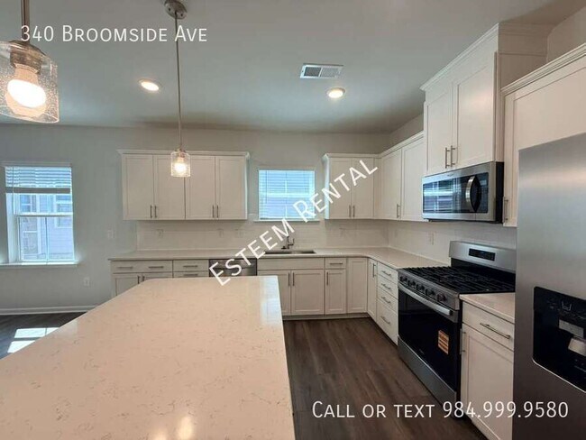 Building Photo - 340 Broomside Ave