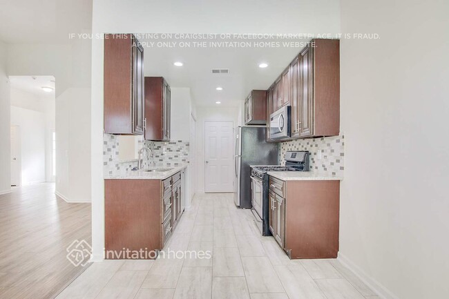 Building Photo - 2132 Panstone Dr SW