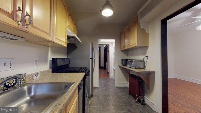 Building Photo - 728 Rock Creek Church Rd NW