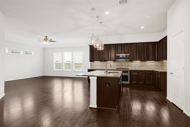 Building Photo - 4619 Grigio Pines Dr