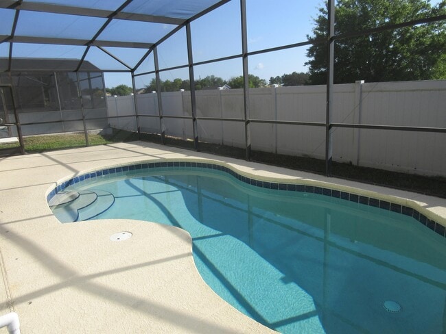 Building Photo - 1211 Knollwood Dr