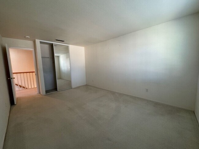 Building Photo - Gold River 4 Bedroom with Large Brick Patio in backyard!