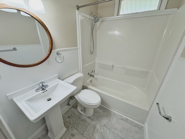 Building Photo - Modern Ranch Retreat