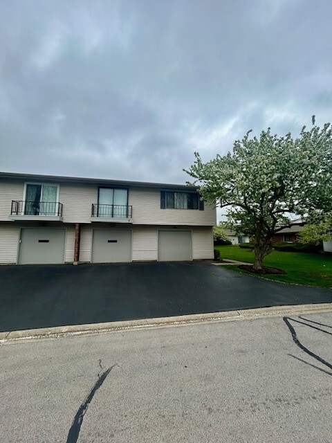 Building Photo - 1028 Sagamore Dr