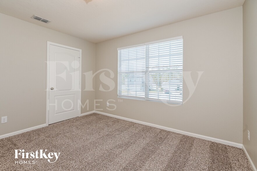 Building Photo - 95179 Timberlake Dr