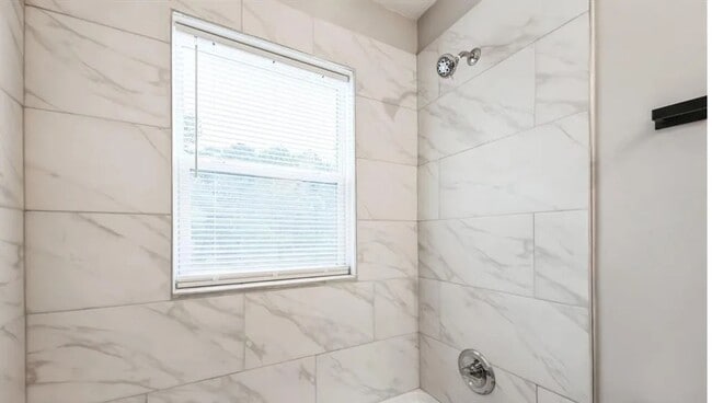 Building Photo - Welcome to this Beautiful Newly Renovated ...
