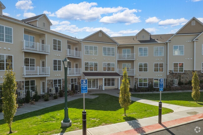 New Phase - Summit Place - 1 Month Free