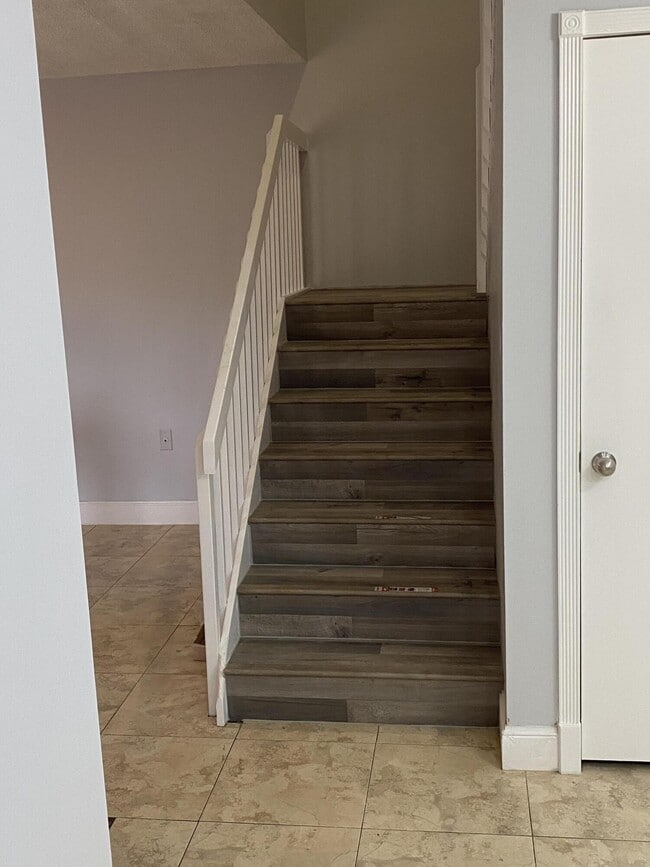 Building Photo - 113 Heritage Way