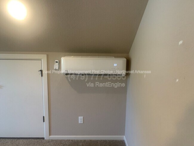 Building Photo - 1630 Abbey Ln