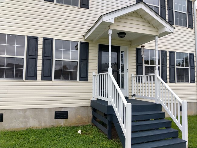 Building Photo - 811 Rilee Dr