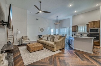 Building Photo - Eastside area for Short or Long Term Rental(Completely Furnished) Beautiful 4 bed/2 baths