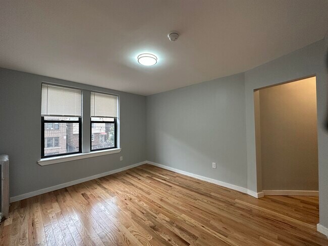 Building Photo - 117 Corbin Ave