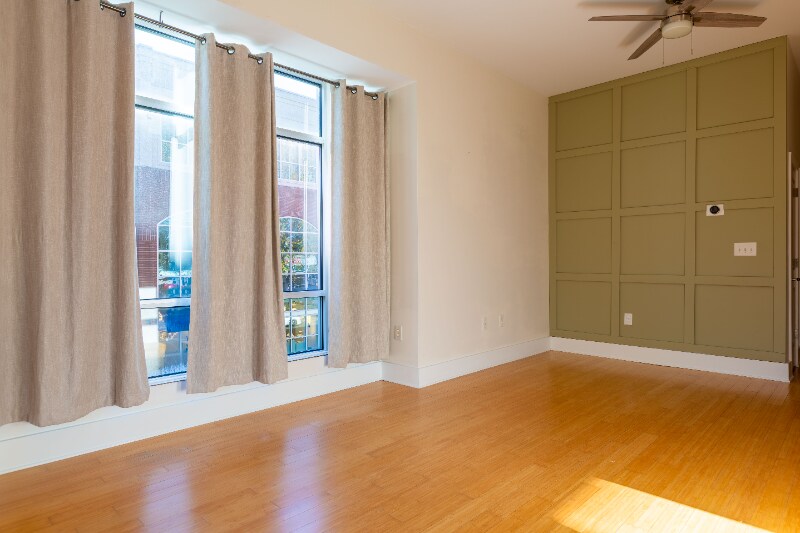 Building Photo - 2133 Southend Dr