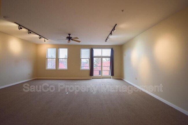 Building Photo - 1425 NE 61st Ave