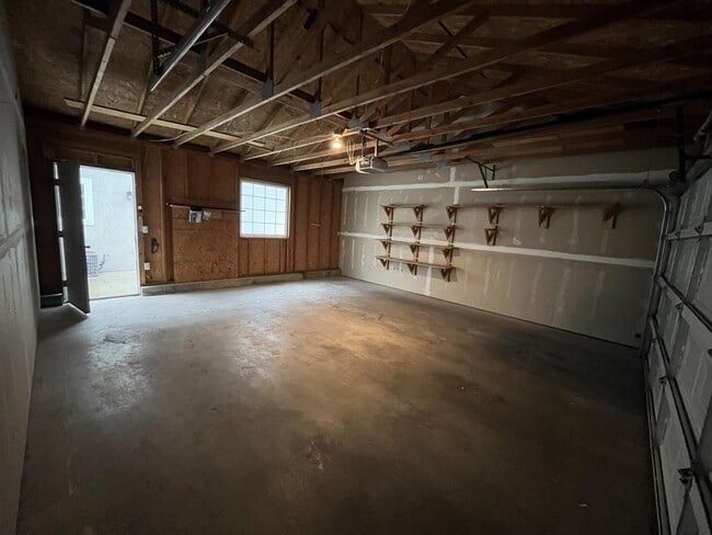 Building Photo - 141 Penny Ln