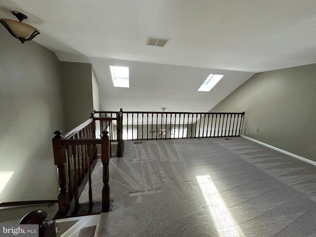 Building Photo - 4713 Columbia Rd