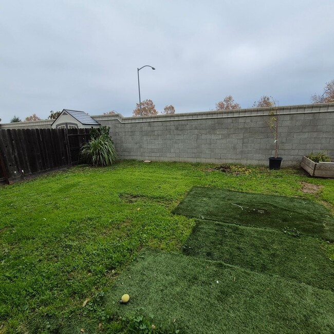 Building Photo - Spacious 3 Bedroom, newer home in South Sacramento