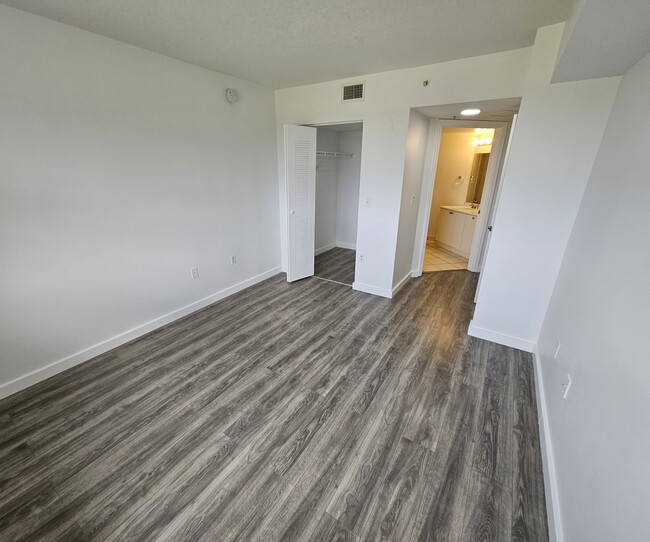 Building Photo - 17602 NW 25th Ave