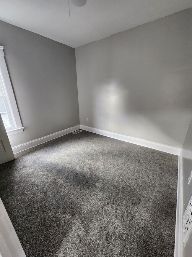 Building Photo - Adams9914