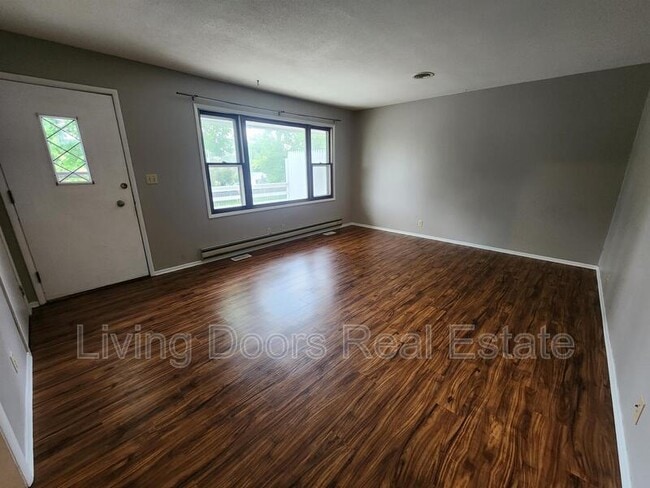 Building Photo - 1301 Hill St