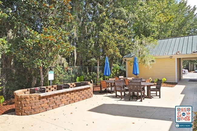 Building Photo - MOVE IN THIS YEAR - FREE MONTH'S RENT IN 1st 90 DAYS!