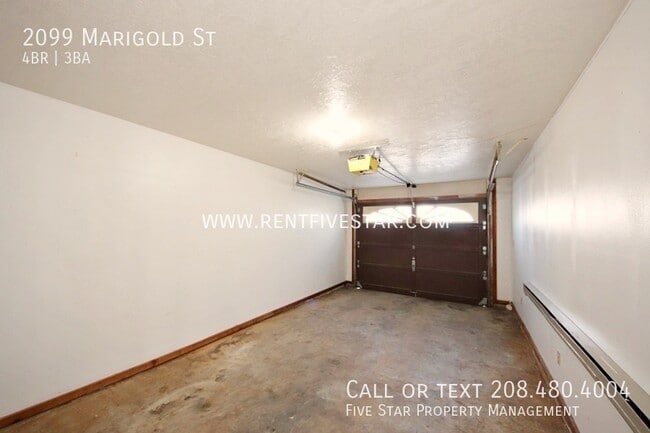 Building Photo - 2099 Marigold St