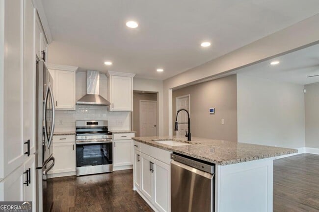 Building Photo - 985 Fair St SW