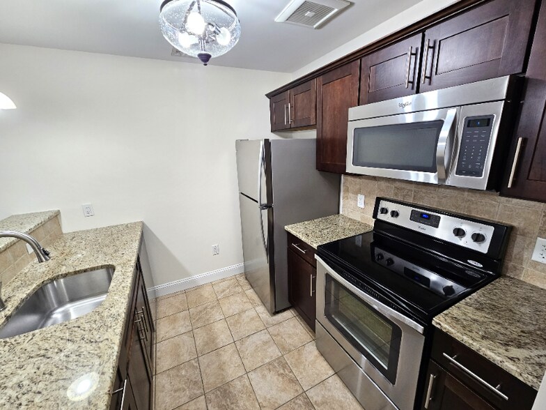 Building Photo - 115 Bruen St