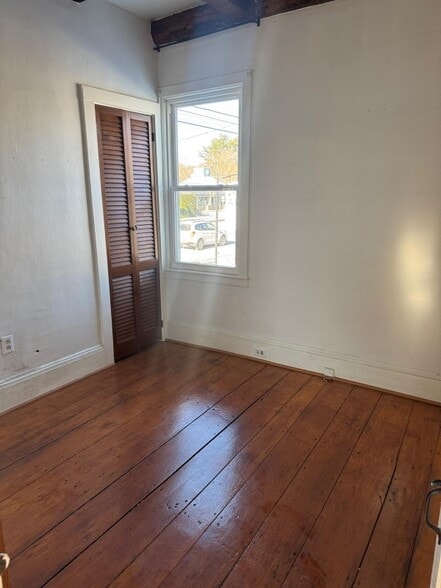 Building Photo - 967 Bedford St