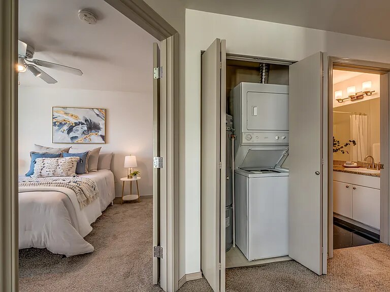 Building Photo - 323 Queen Anne Ave N