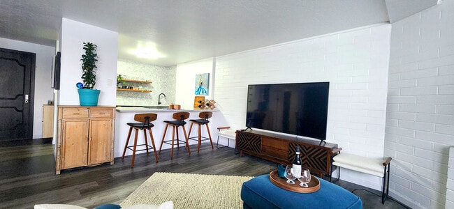 Building Photo - 9500 Rainier Ave S