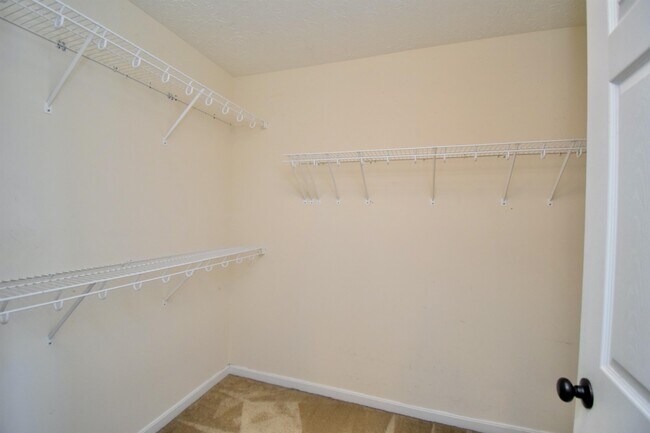 Building Photo - 5167 Elm Leaf Trail