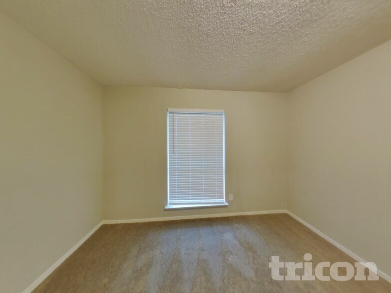 Building Photo - 1101 Quebec Dr