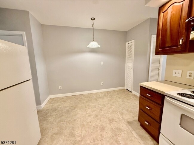 Building Photo - 46 Riggs Pl