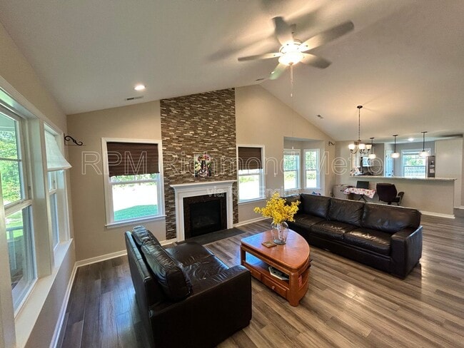 Building Photo - 2157 Kennington Pkwy N