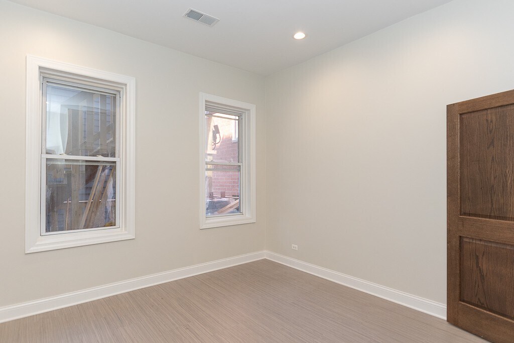 Building Photo - 1815 N Clybourn Ave