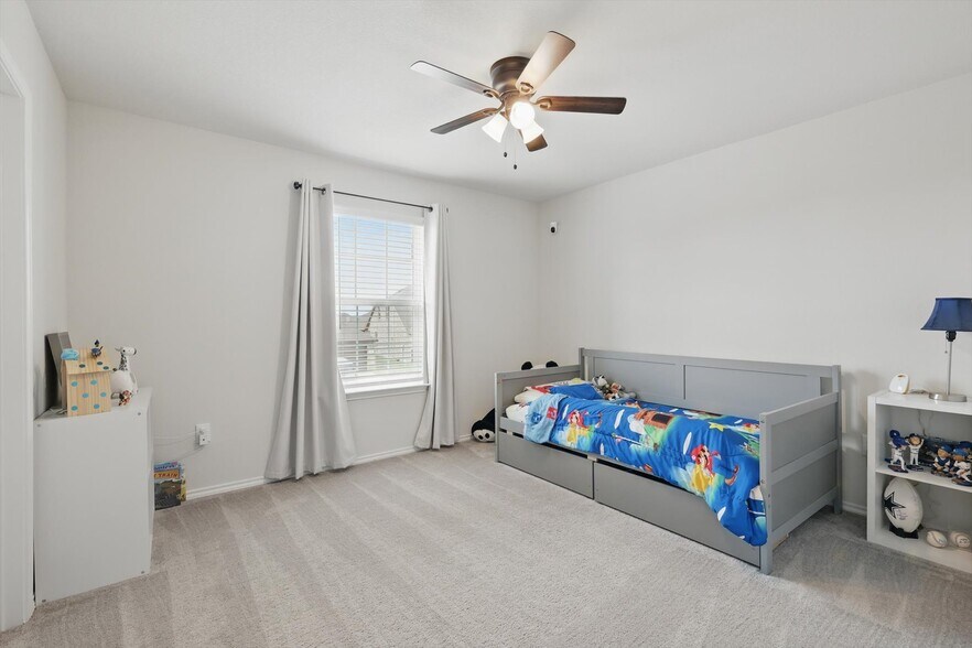 Building Photo - 802 Feldspar Way