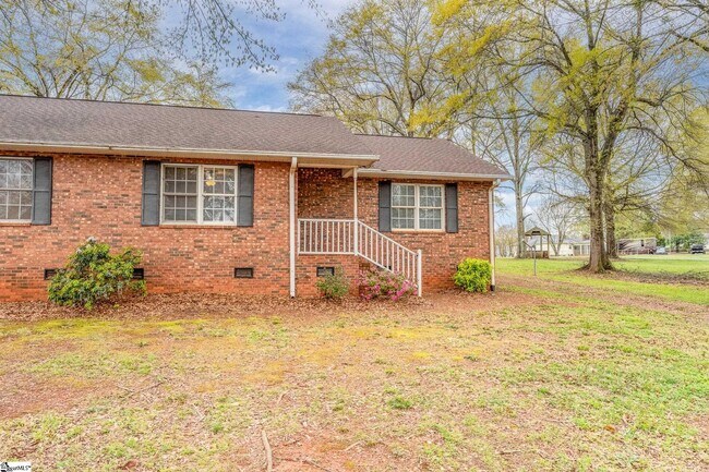 Building Photo - 475 Vinyard Rd