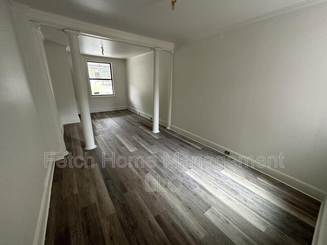 Building Photo - 528 S Duke St