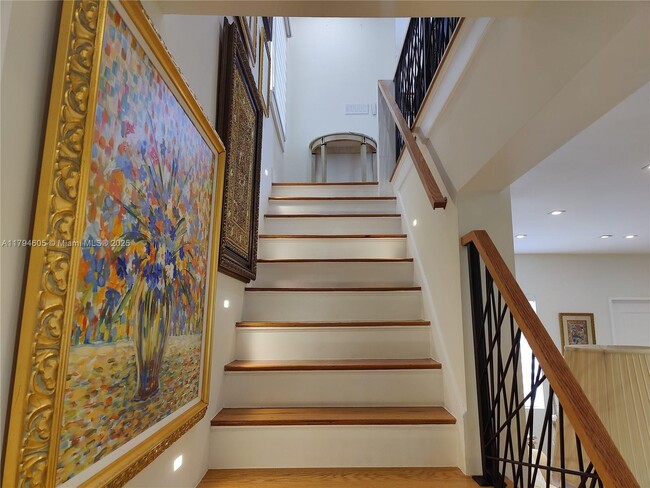 Building Photo - 1823 S Bayshore Ln