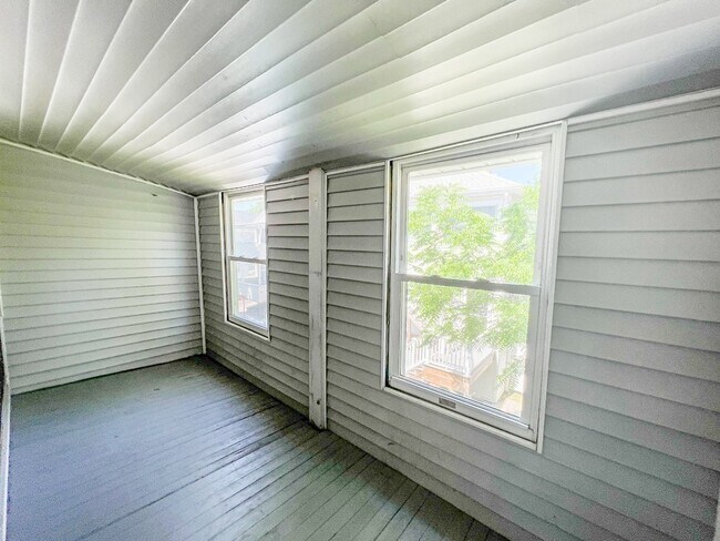 Building Photo - 65 Woods Ave